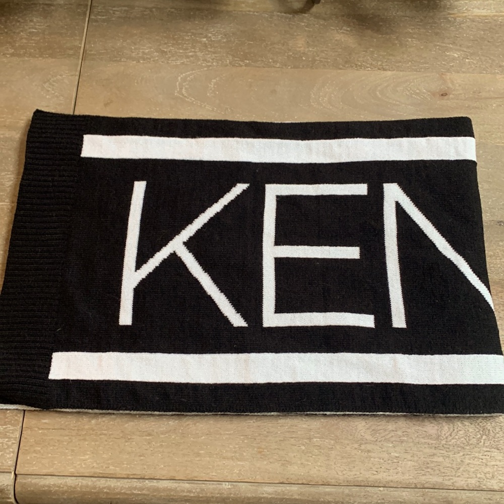 New Kendall + Kylie Black and White Scarf
